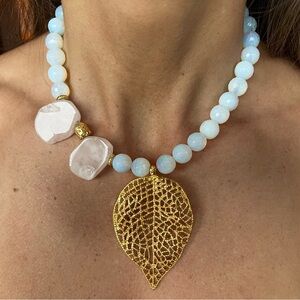 Beautiful used Quartz collar